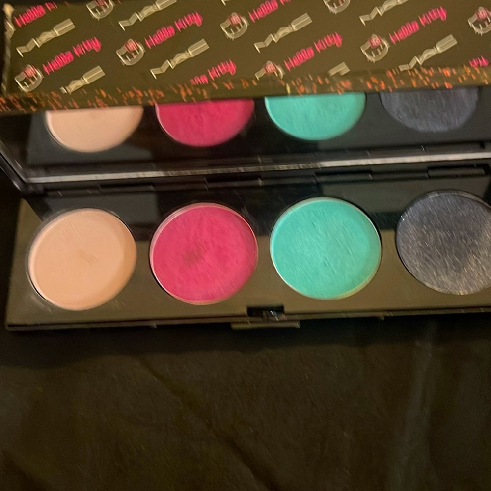 BRAND NEW IN BOX Rare Hello Kitty Mac collab makeup 3 pcs. - Picture 4 of 14